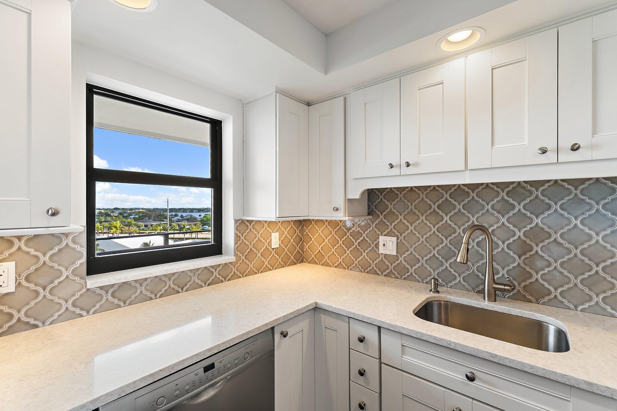 GEMINI CONDO - Residential