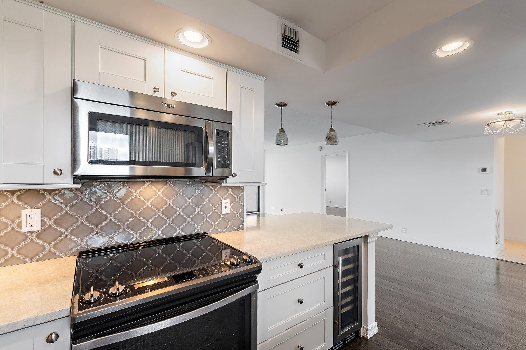 GEMINI CONDO - Residential