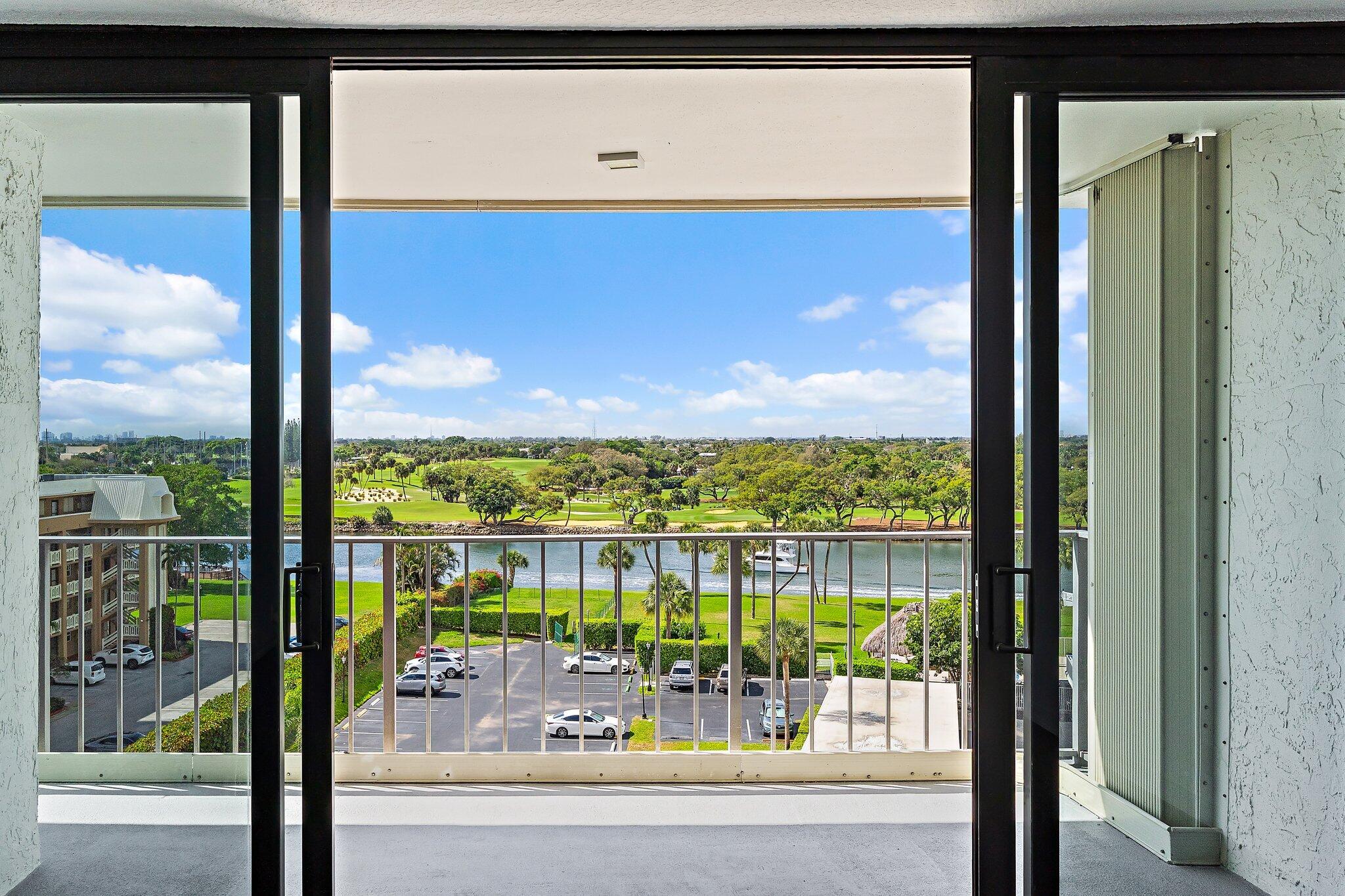 GEMINI CONDO - Residential