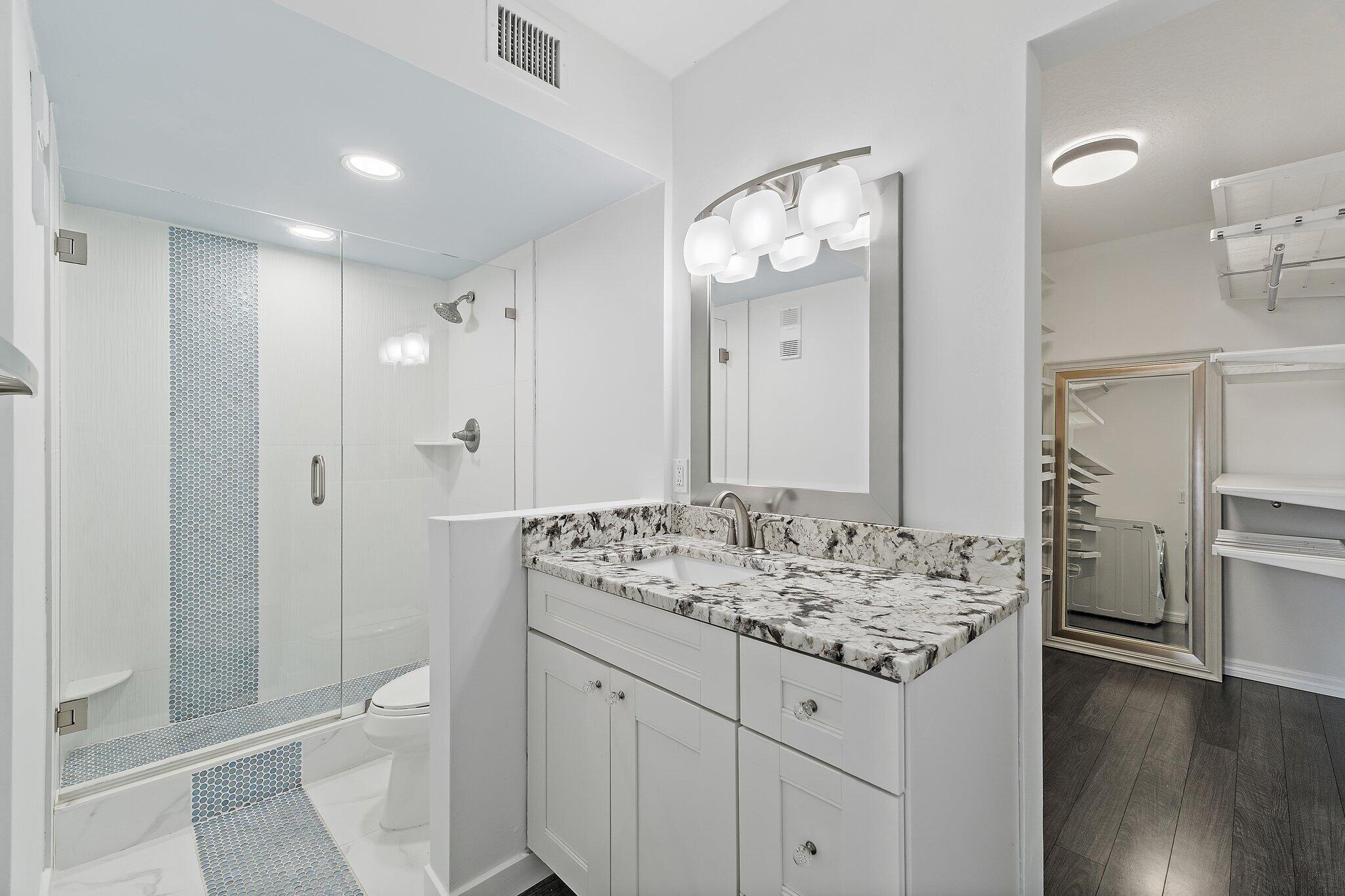 GEMINI CONDO - Residential