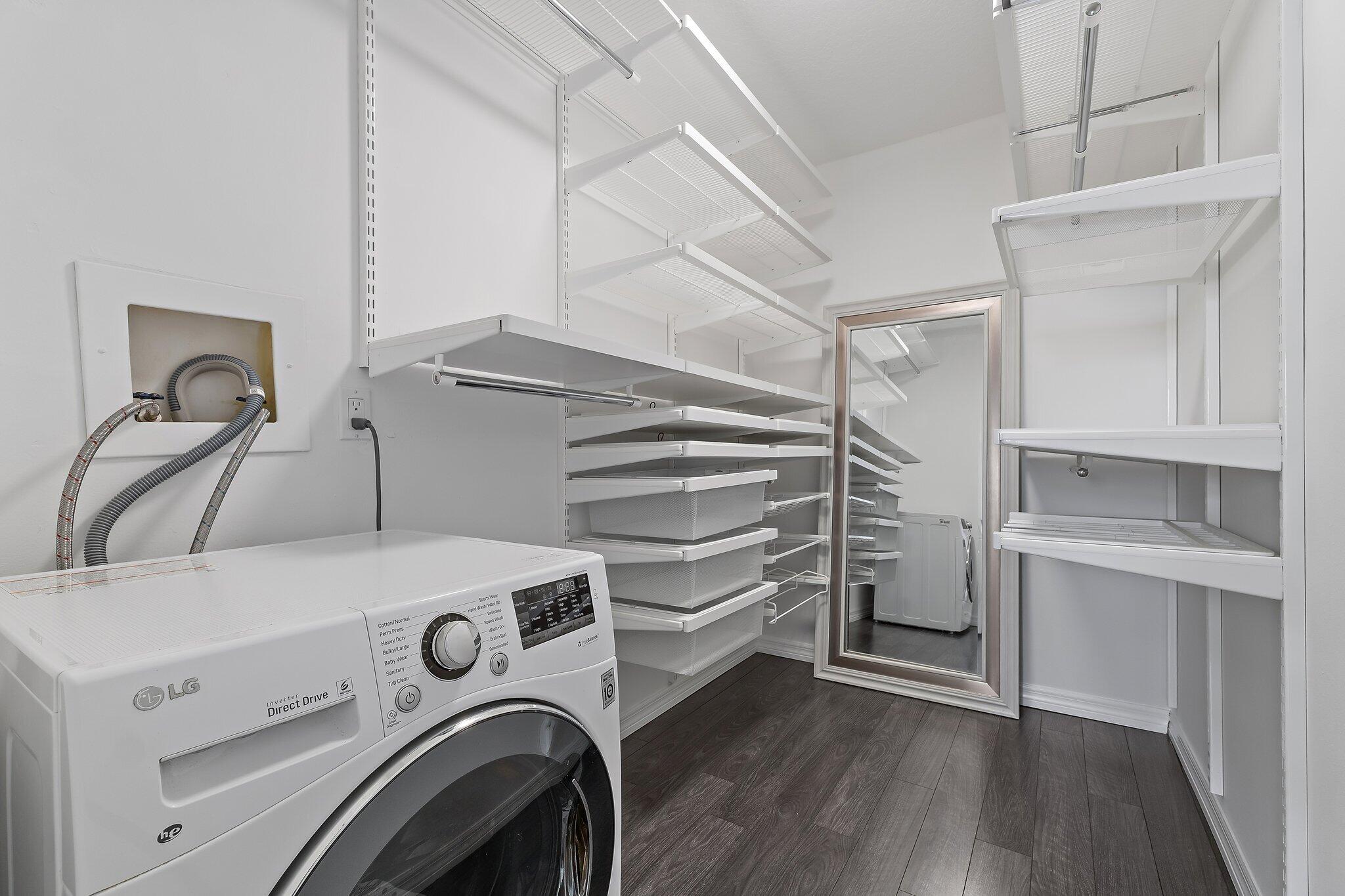 GEMINI CONDO - Residential