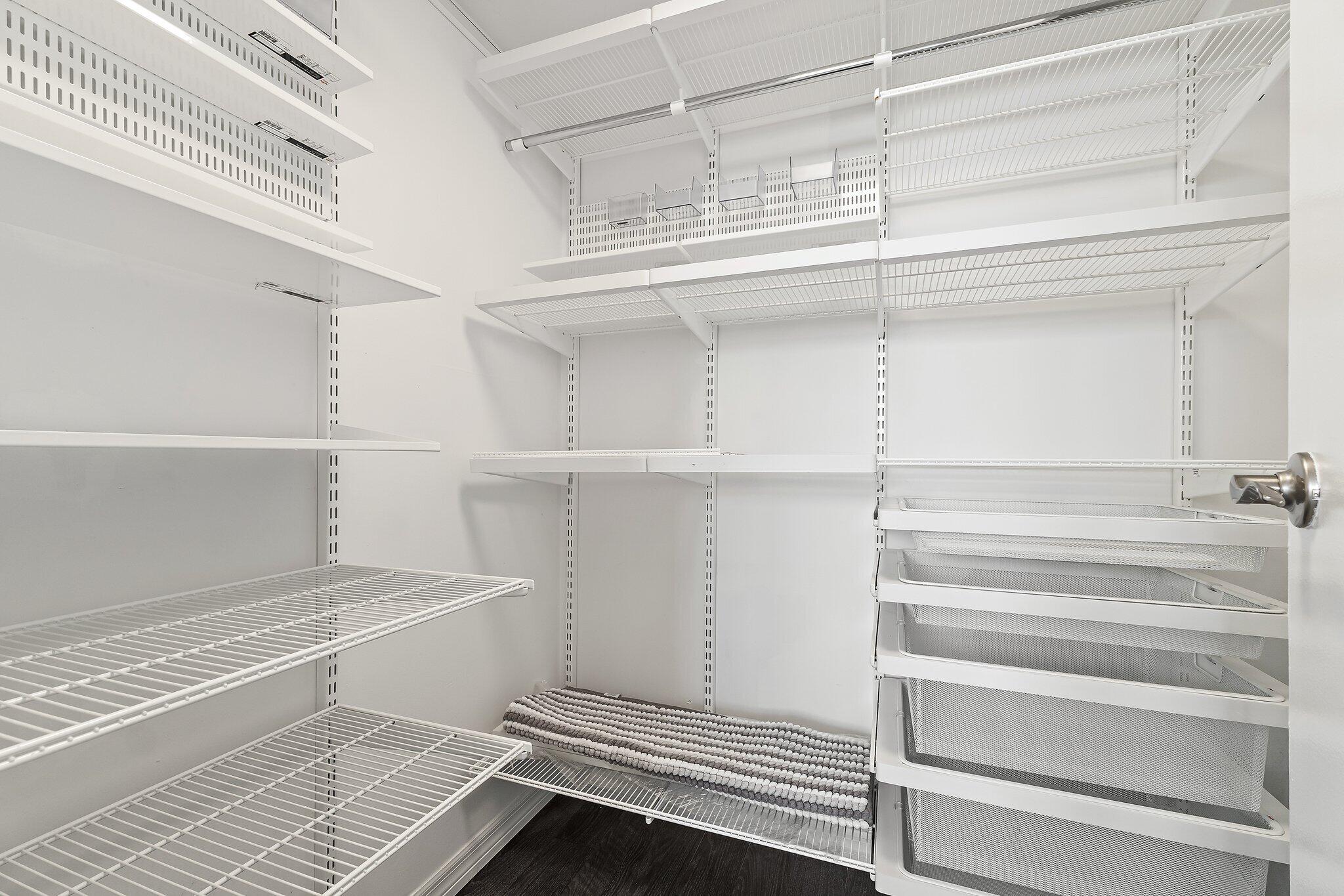 GEMINI CONDO - Residential