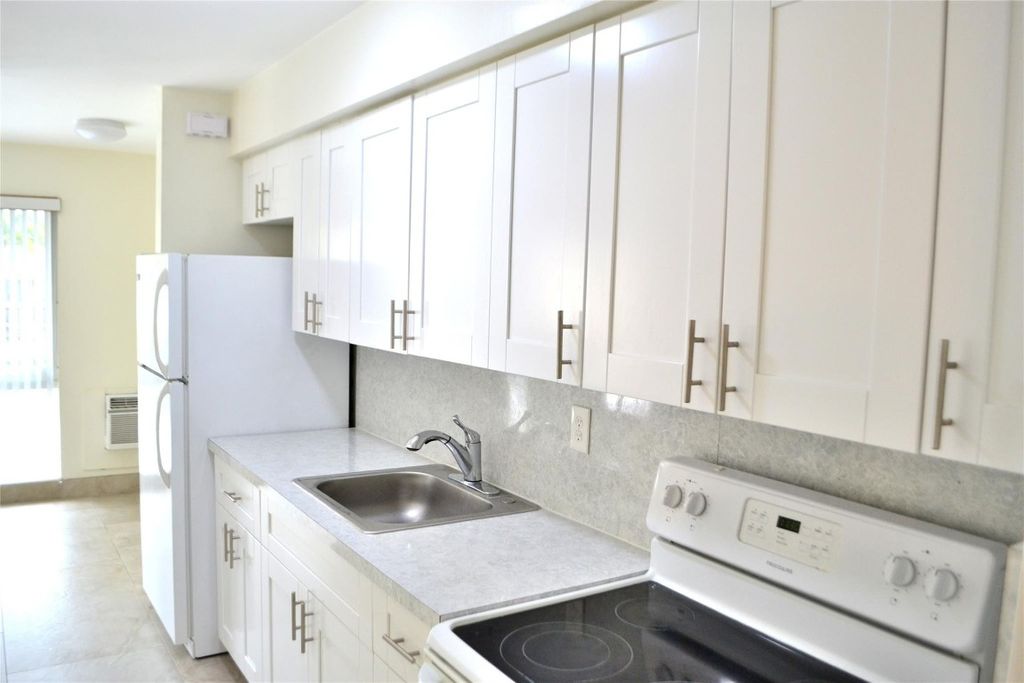 Photo of 4209 NE 21st Avenue, Fort Lauderdale, FL 33308 (MLS # F10548059)