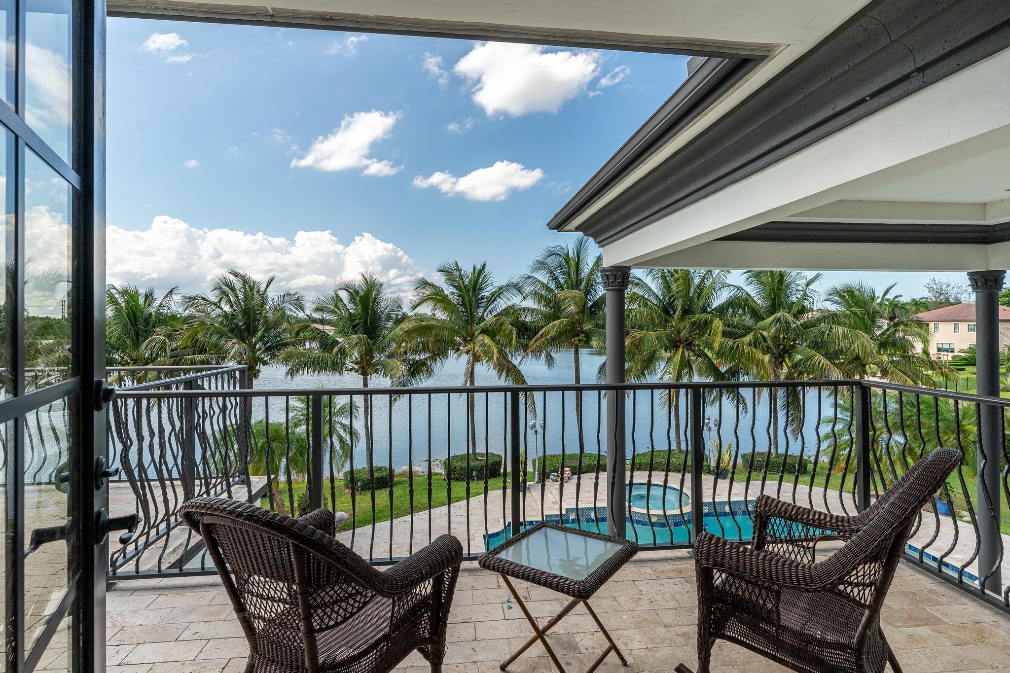 VISTA LAKES - Residential