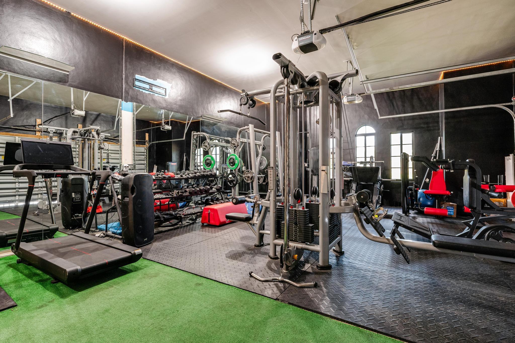 VISTA LAKES - Residential