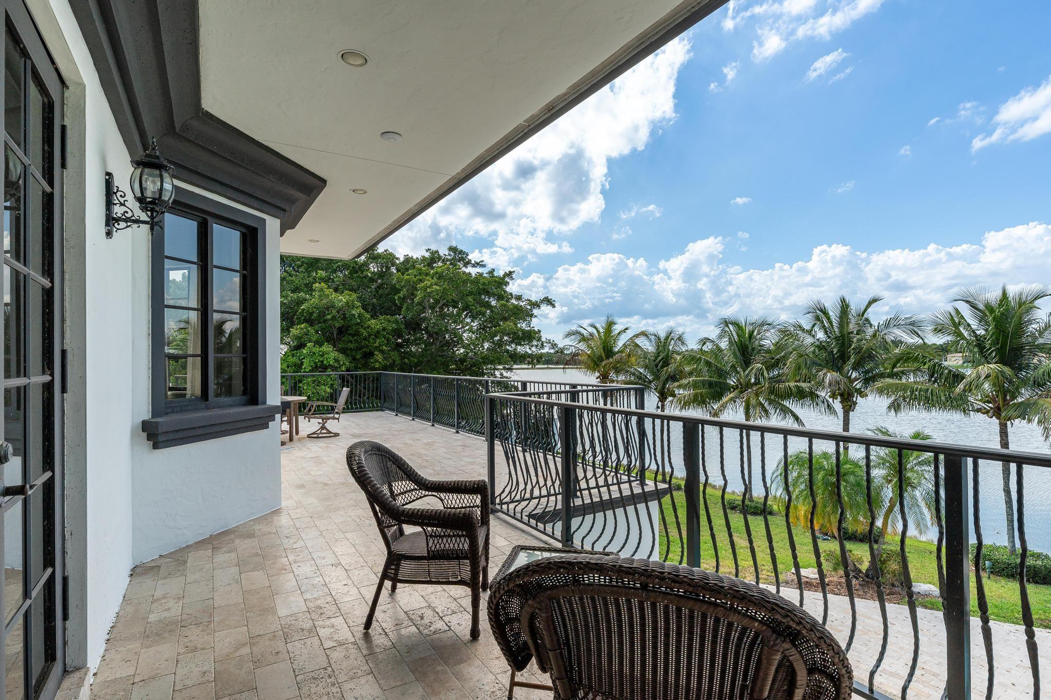 VISTA LAKES - Residential