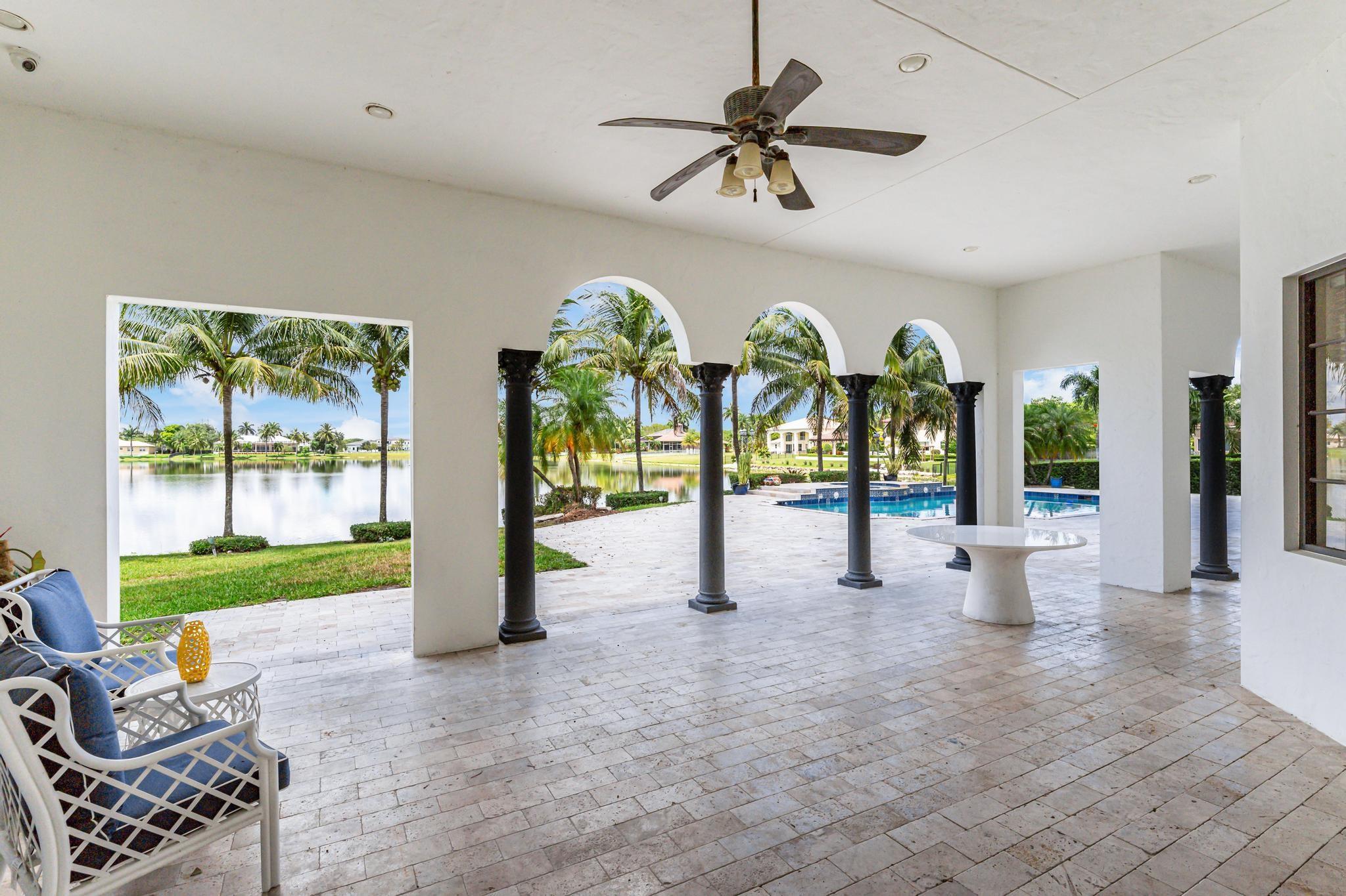 VISTA LAKES - Residential