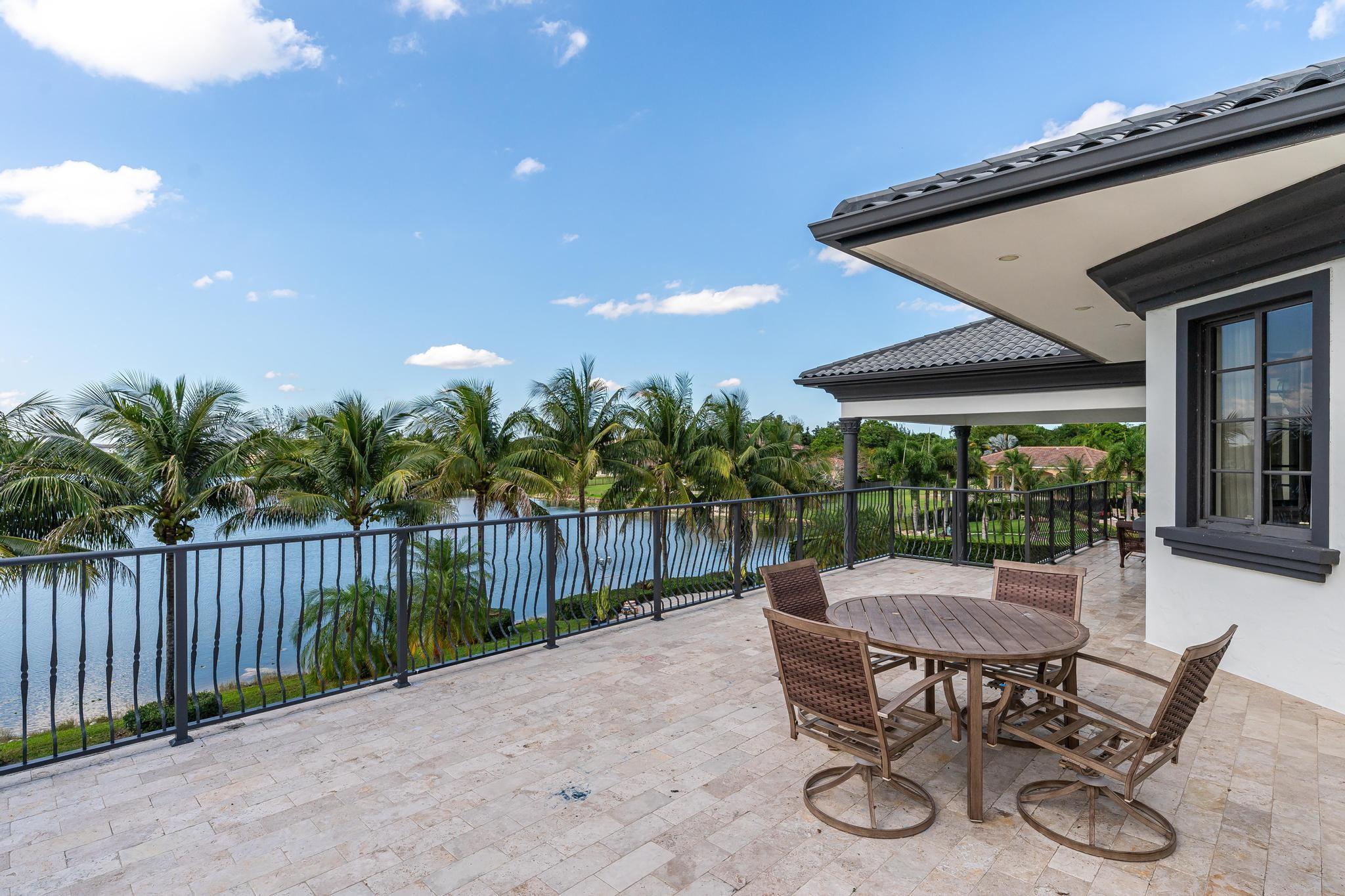 VISTA LAKES - Residential