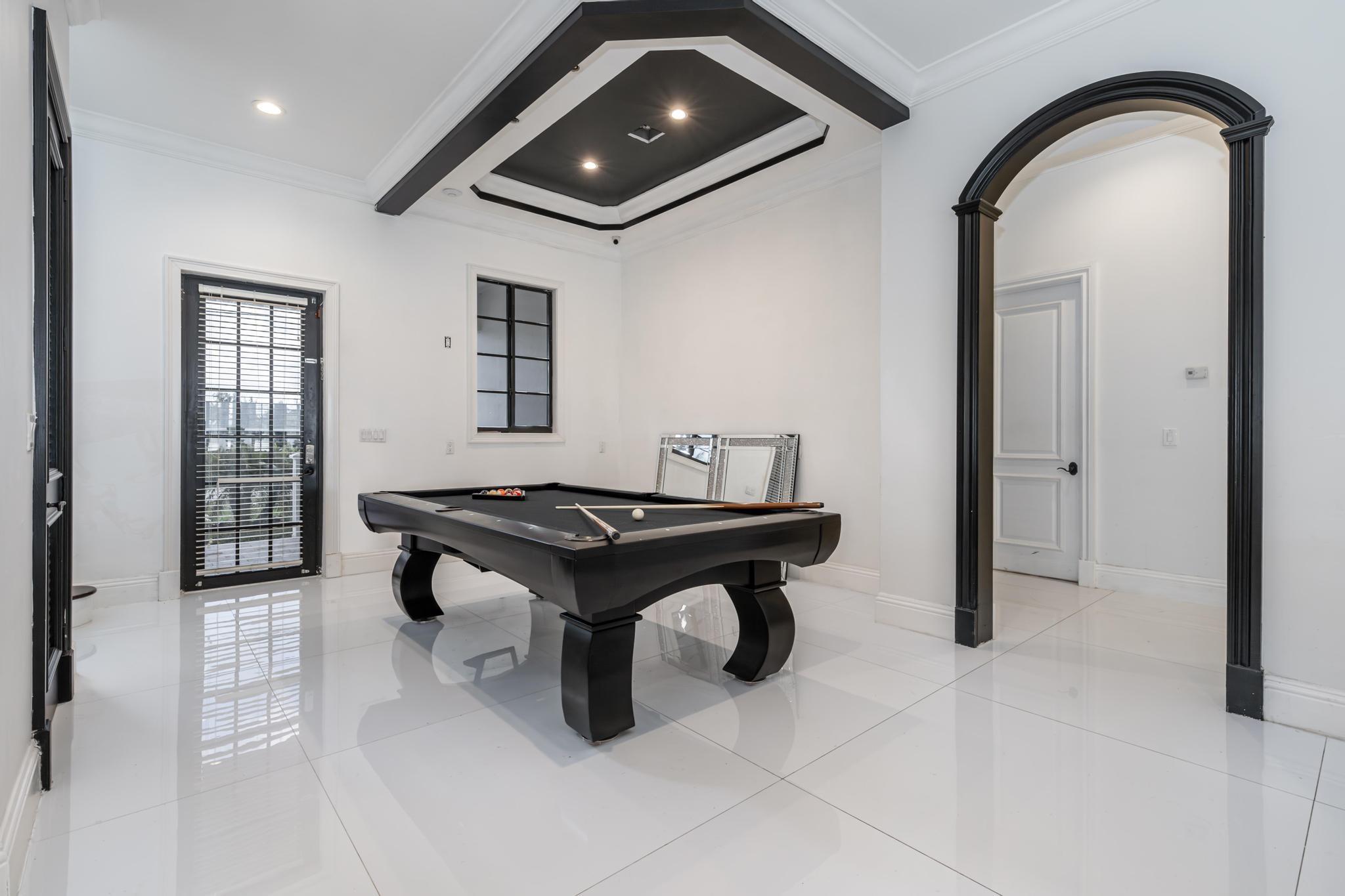 VISTA LAKES - Residential