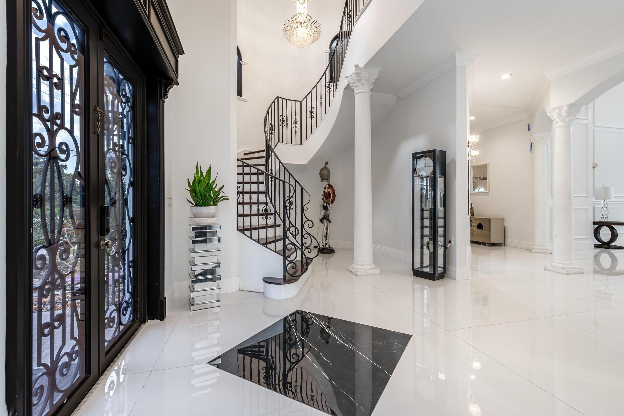 VISTA LAKES - Residential