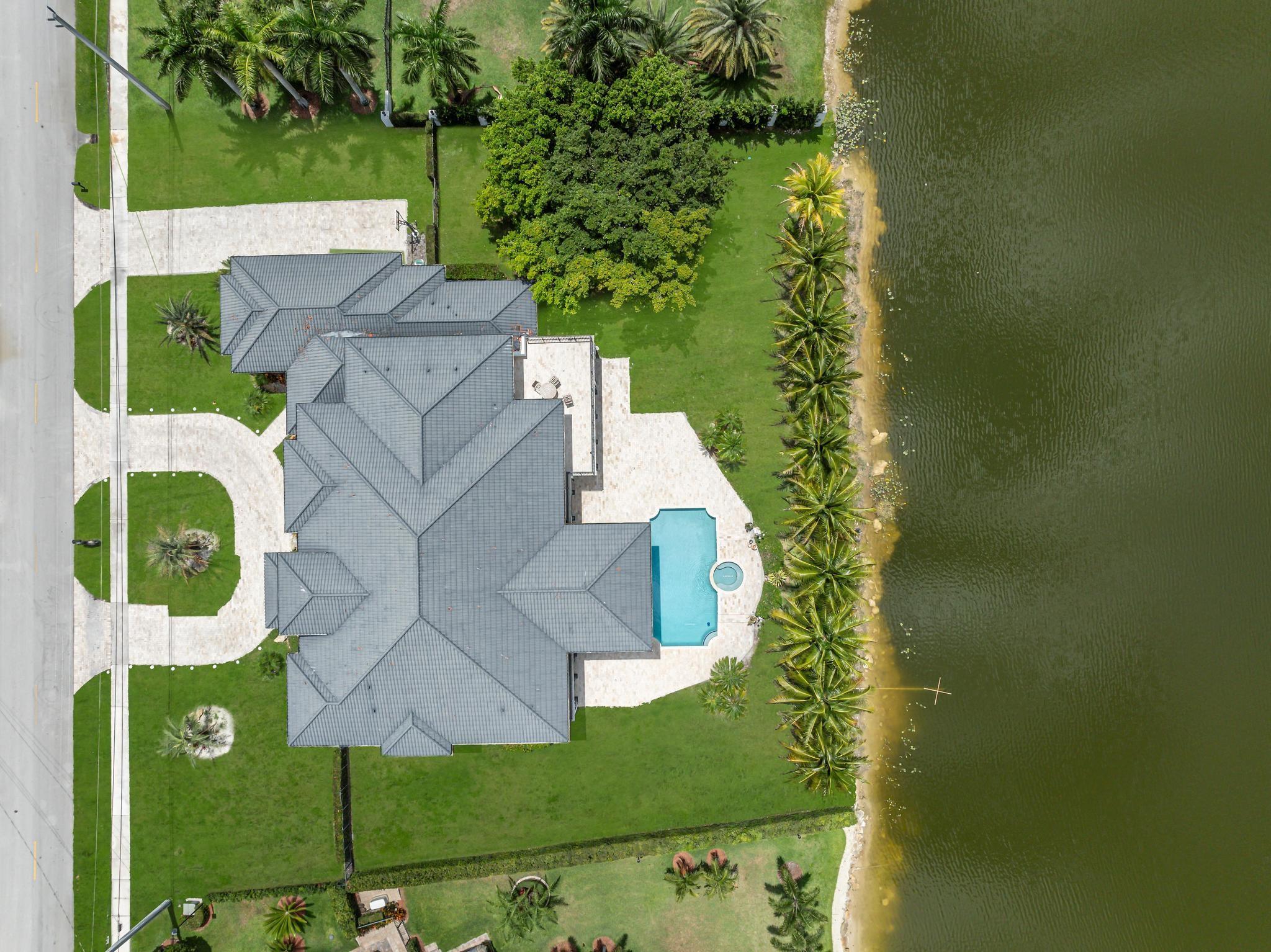 VISTA LAKES - Residential