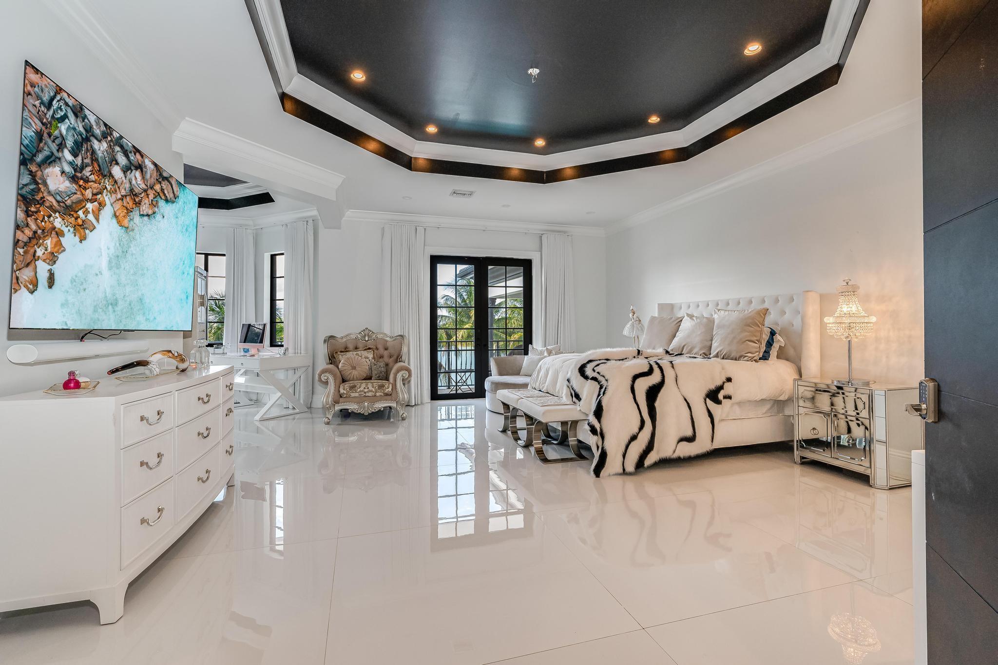 VISTA LAKES - Residential