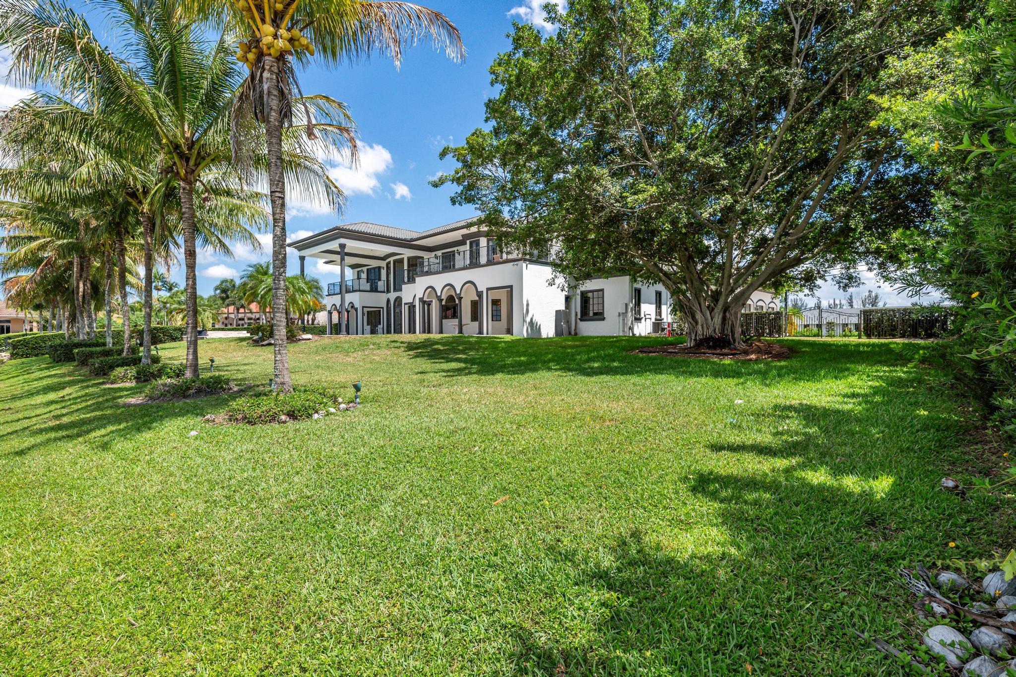 VISTA LAKES - Residential