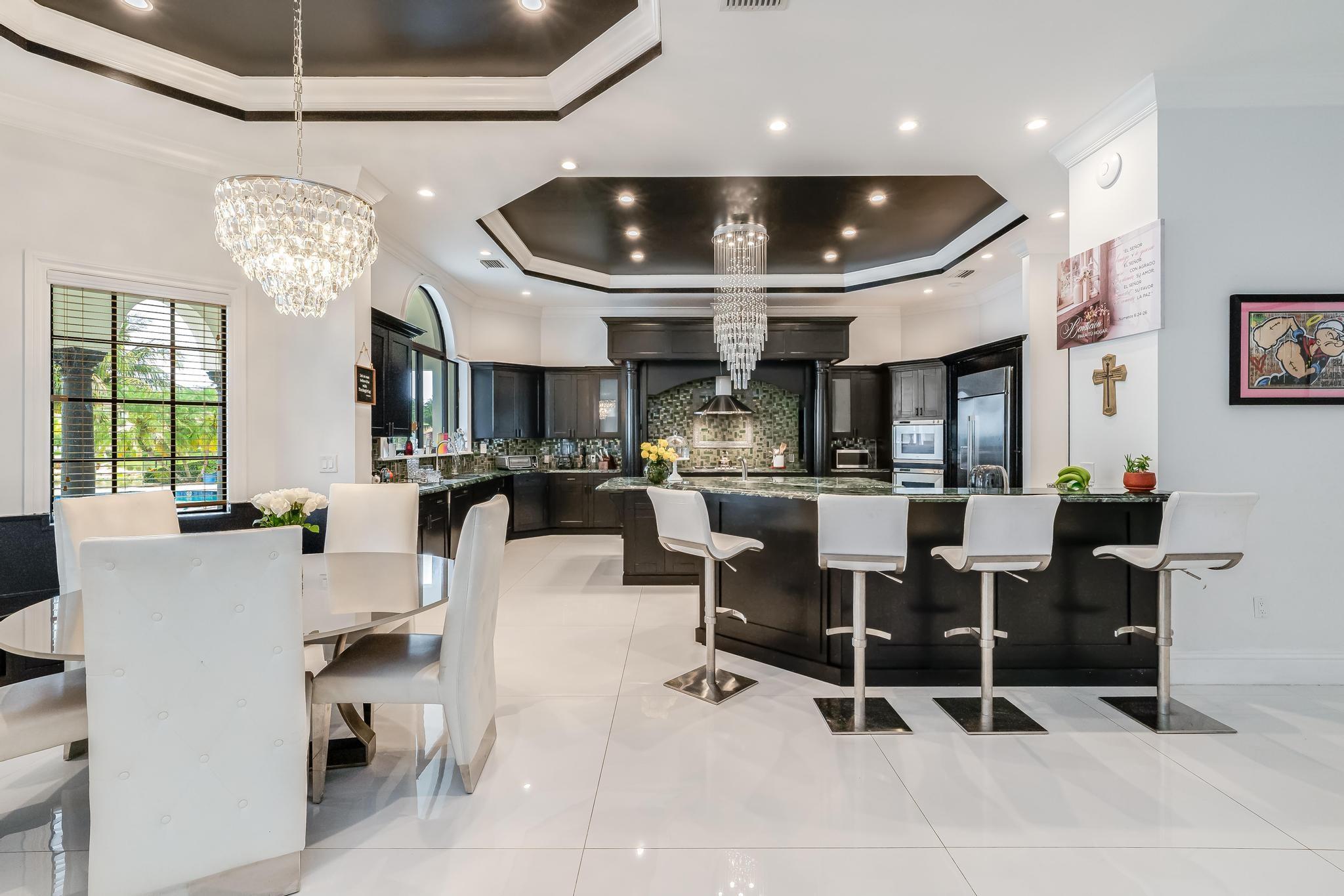 VISTA LAKES - Residential