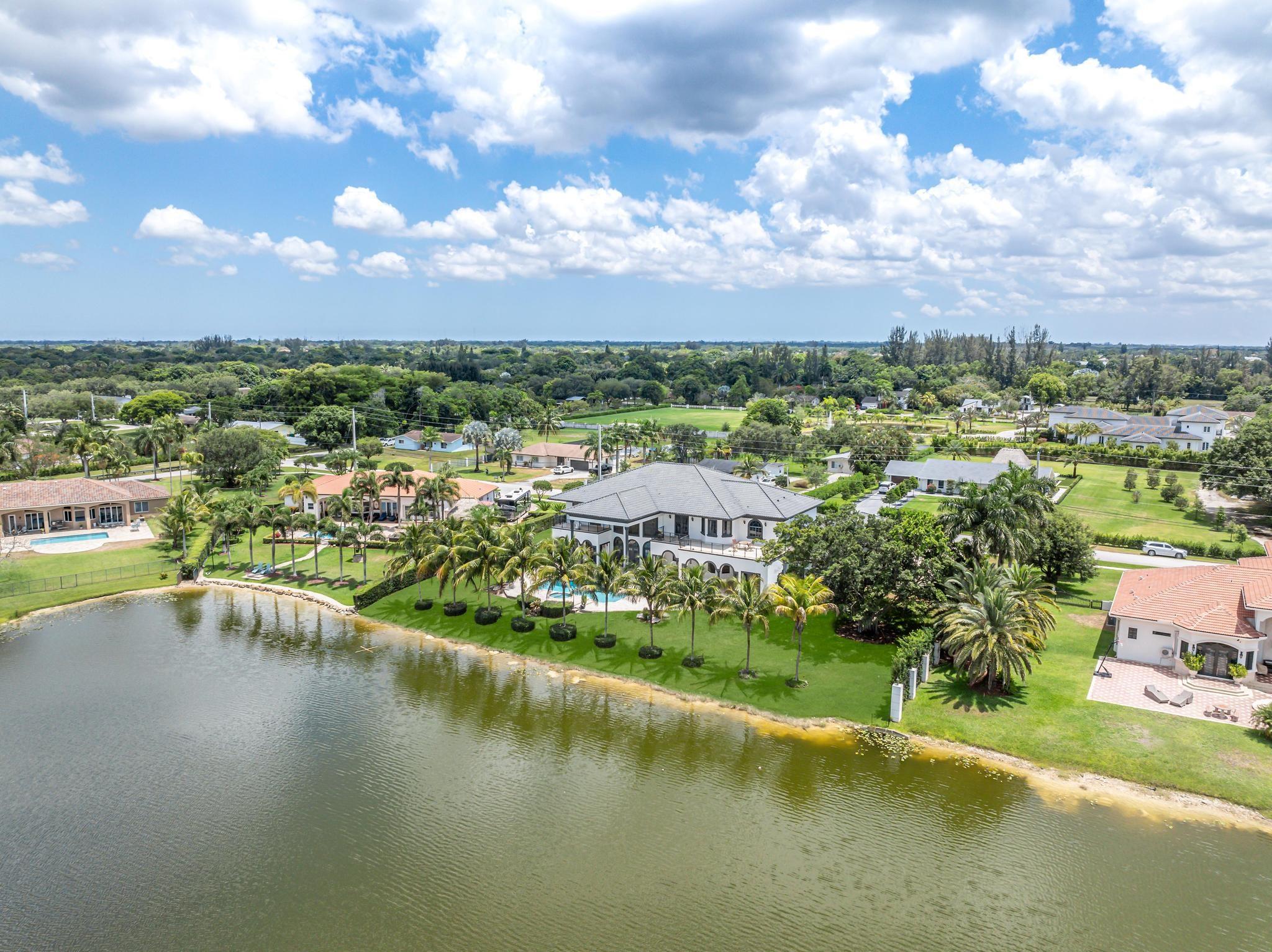 VISTA LAKES - Residential