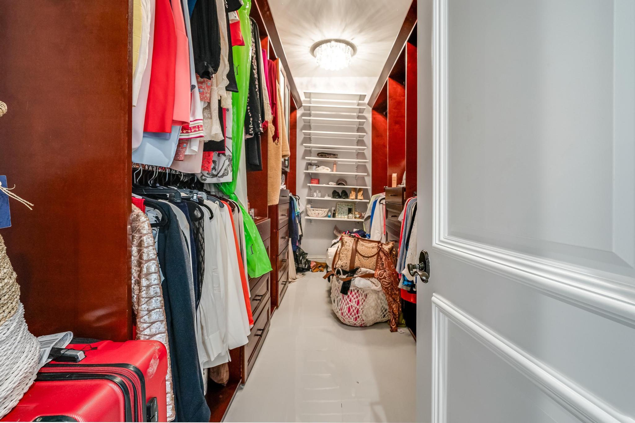 VISTA LAKES - Residential