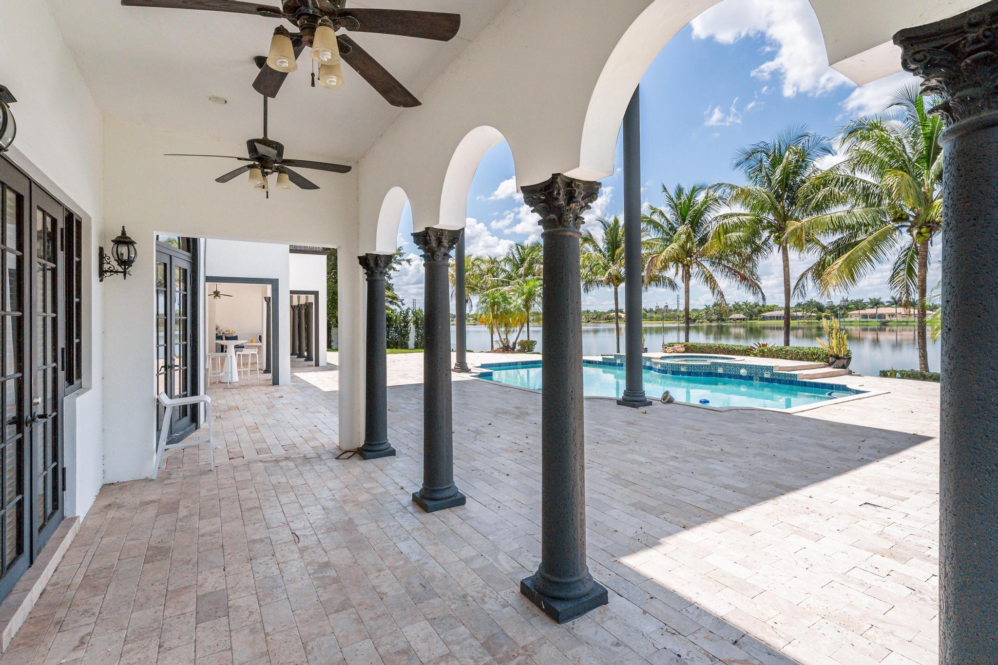 VISTA LAKES - Residential