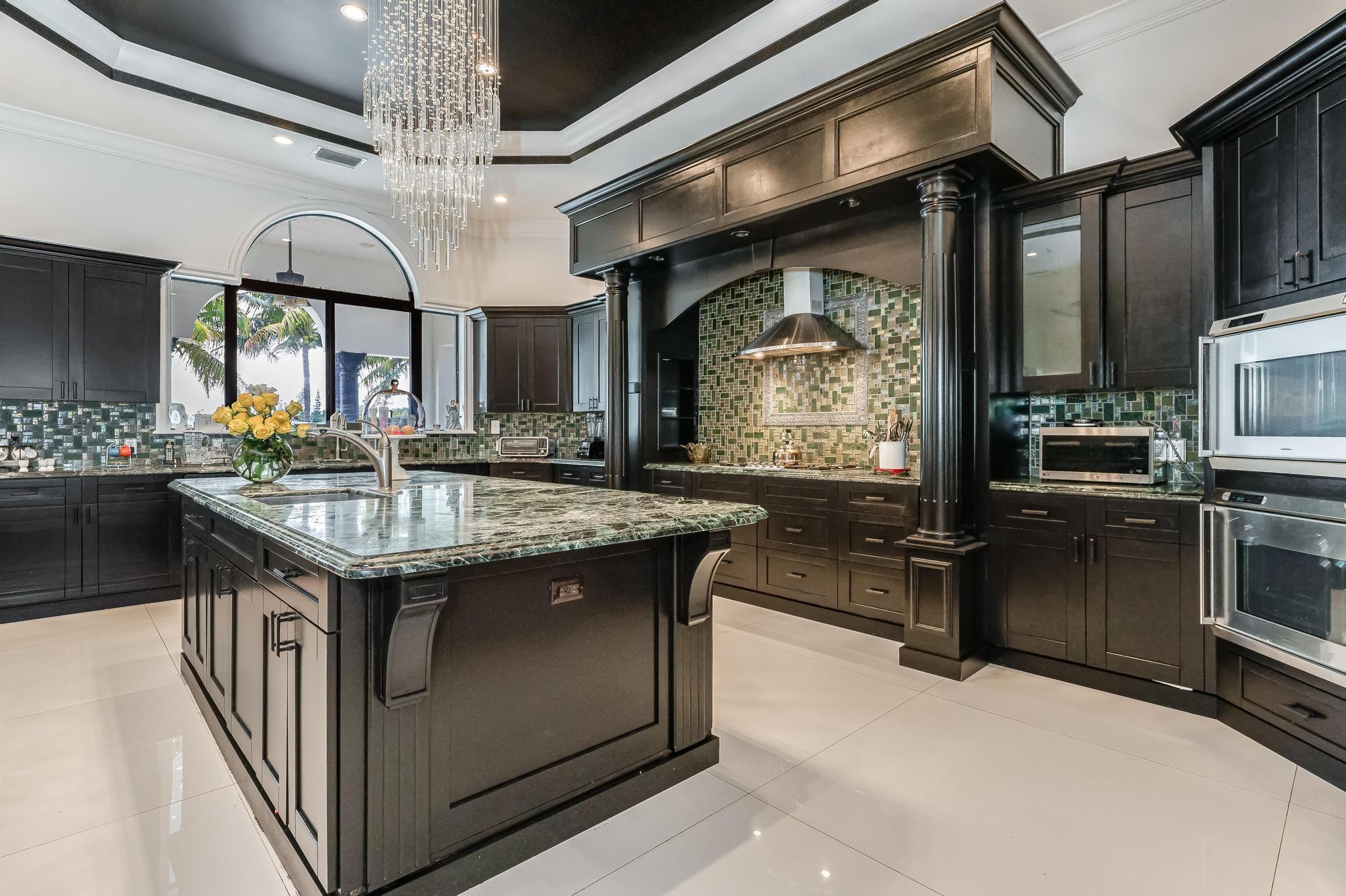 VISTA LAKES - Residential