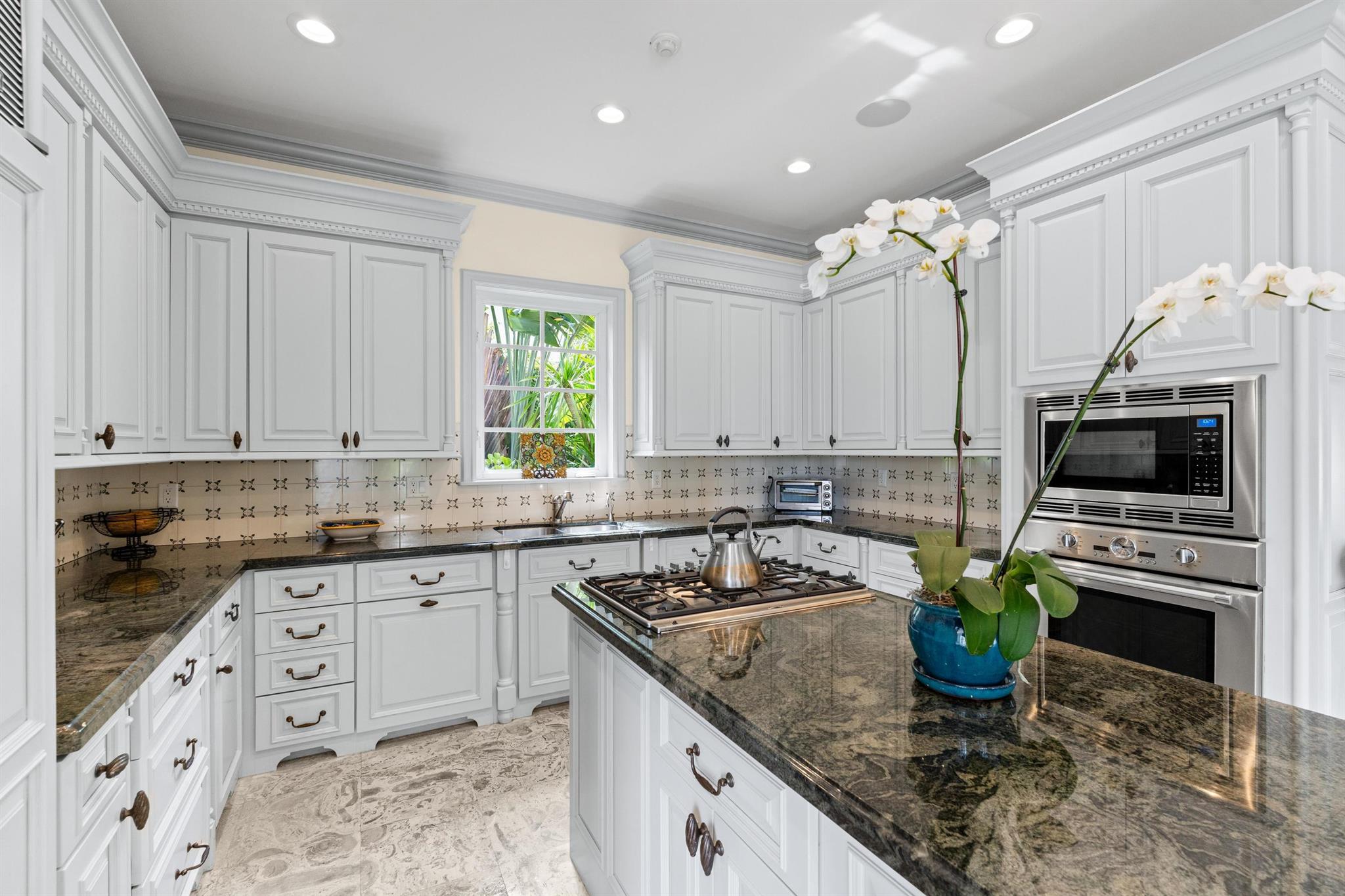 KENSINGTON REPL OF PALM B - Residential