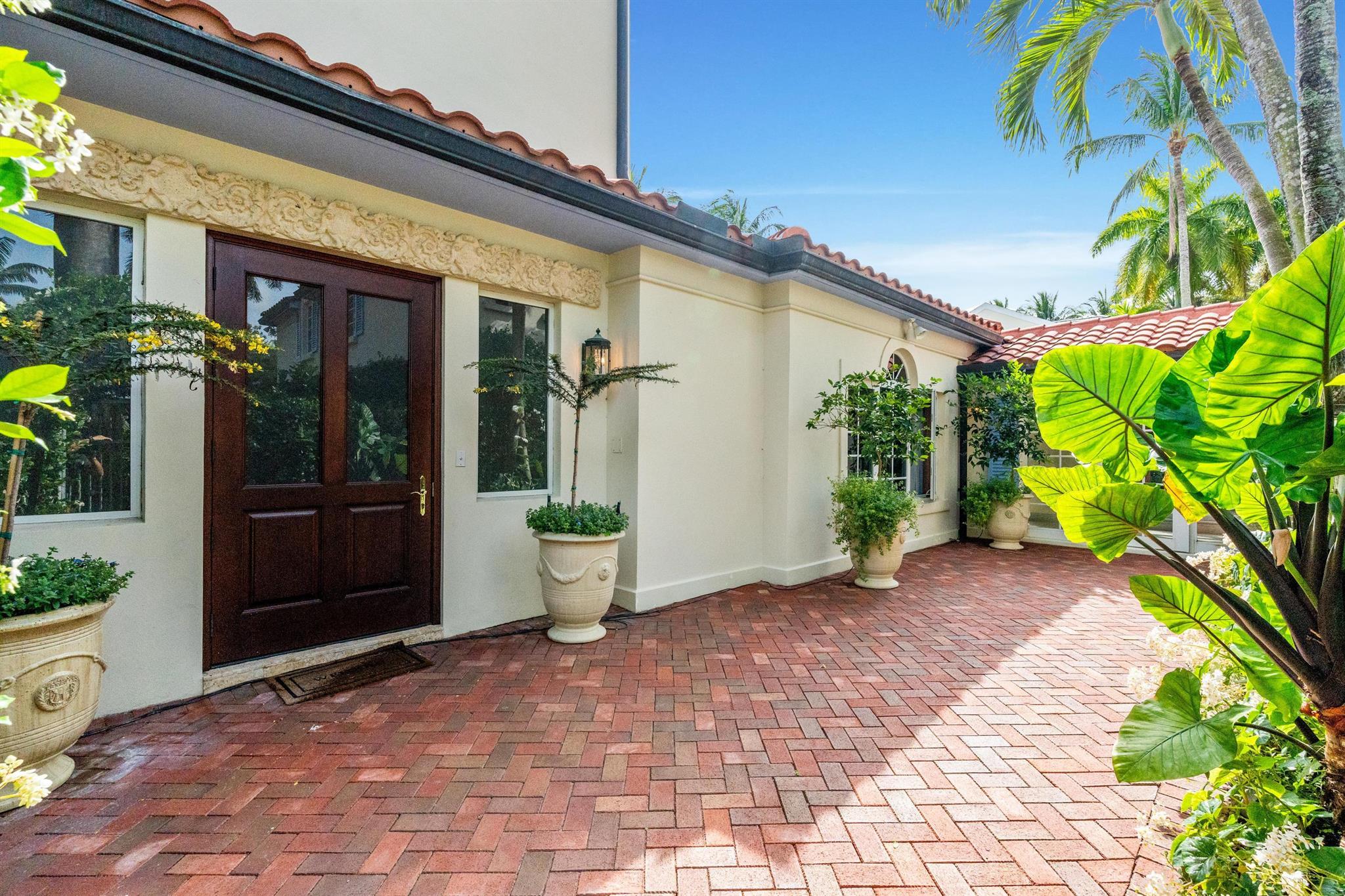 KENSINGTON REPL OF PALM B - Residential