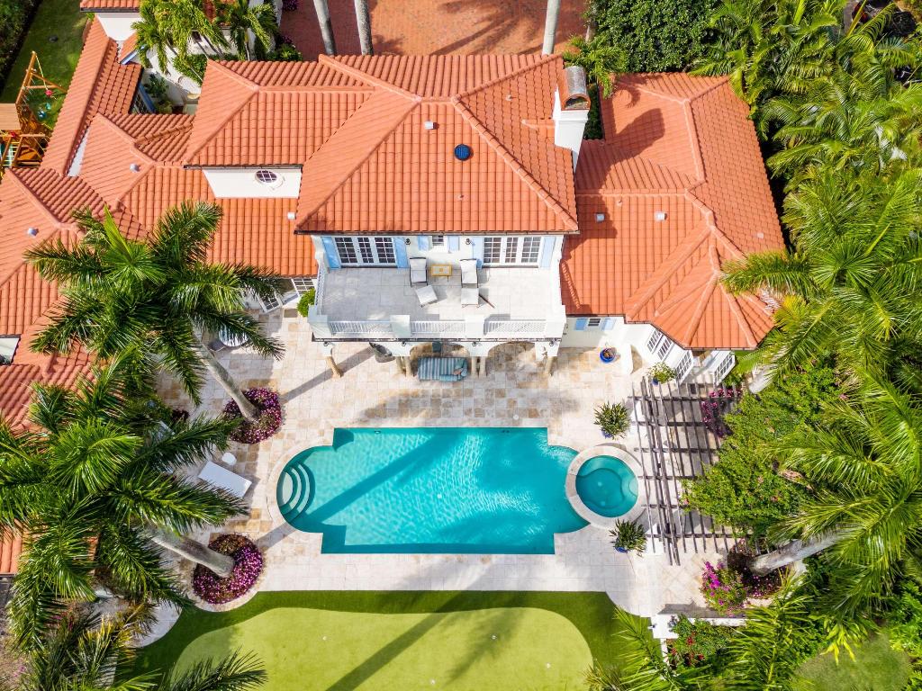 2690 Sheltingham Drive