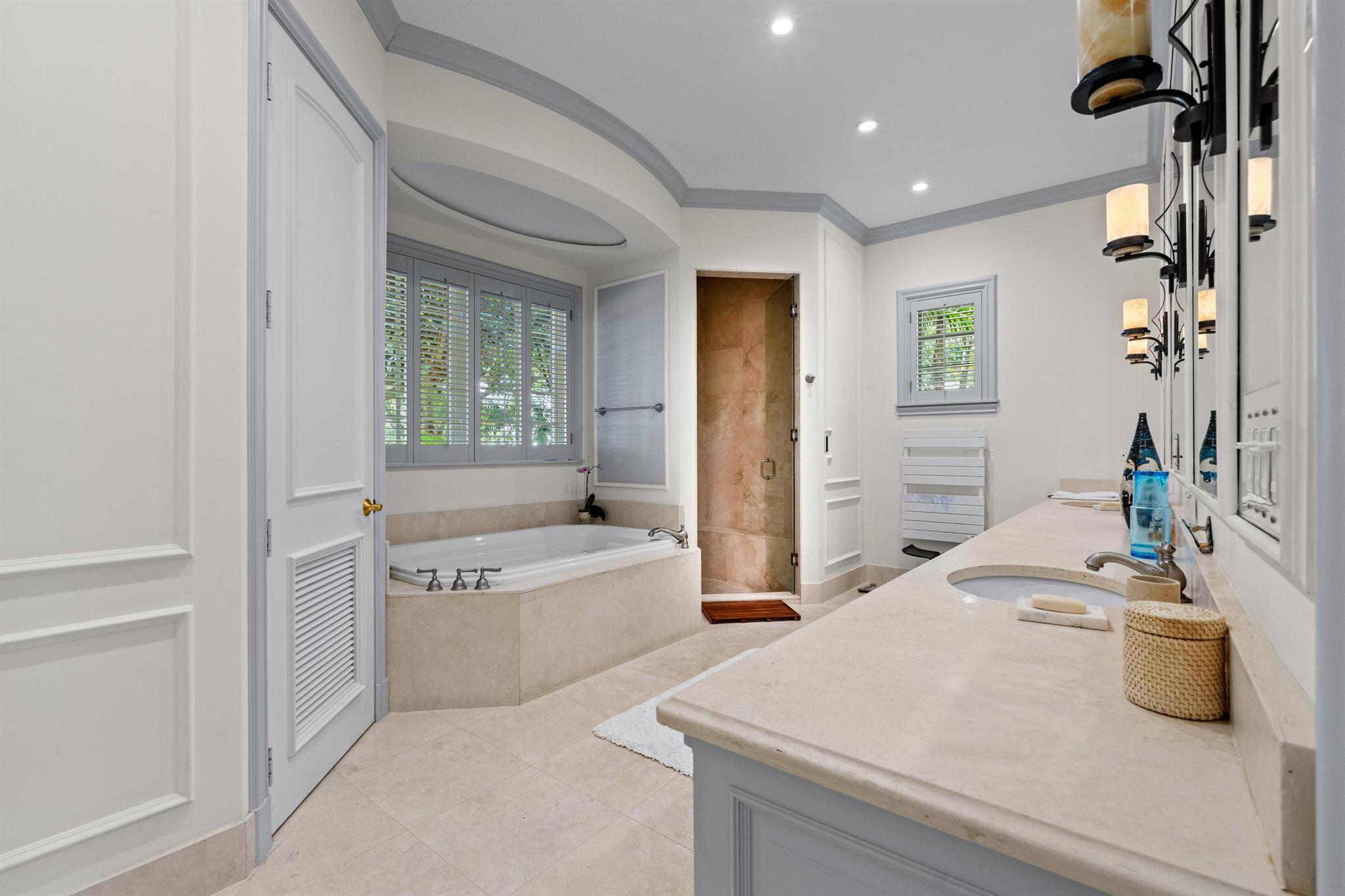 KENSINGTON REPL OF PALM B - Residential