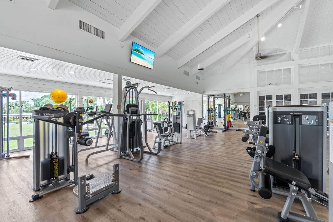 KENSINGTON REPL OF PALM BEACH POLO & COUNTRY CLUB - Residential