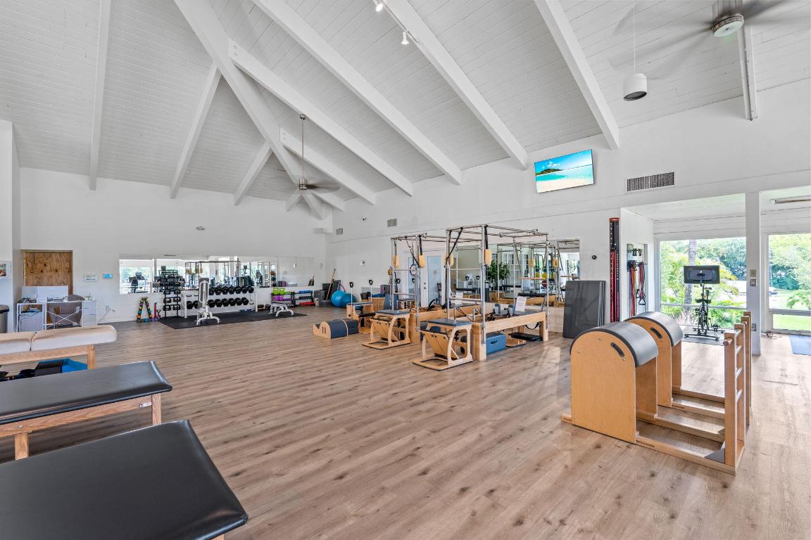 KENSINGTON REPL OF PALM BEACH POLO & COUNTRY CLUB - Residential