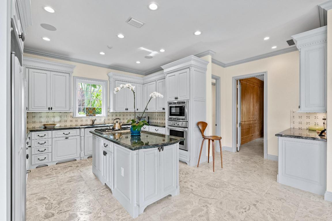 KENSINGTON REPL OF PALM BEACH POLO & COUNTRY CLUB - Residential