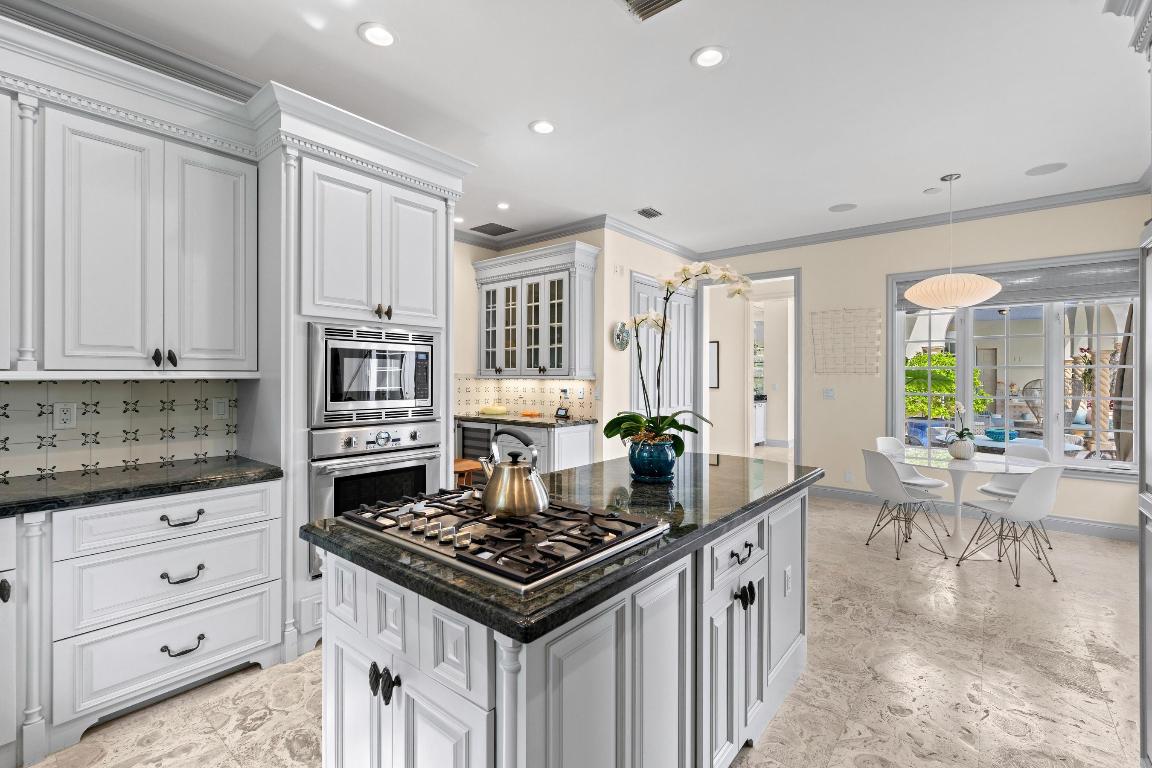 KENSINGTON REPL OF PALM BEACH POLO & COUNTRY CLUB - Residential