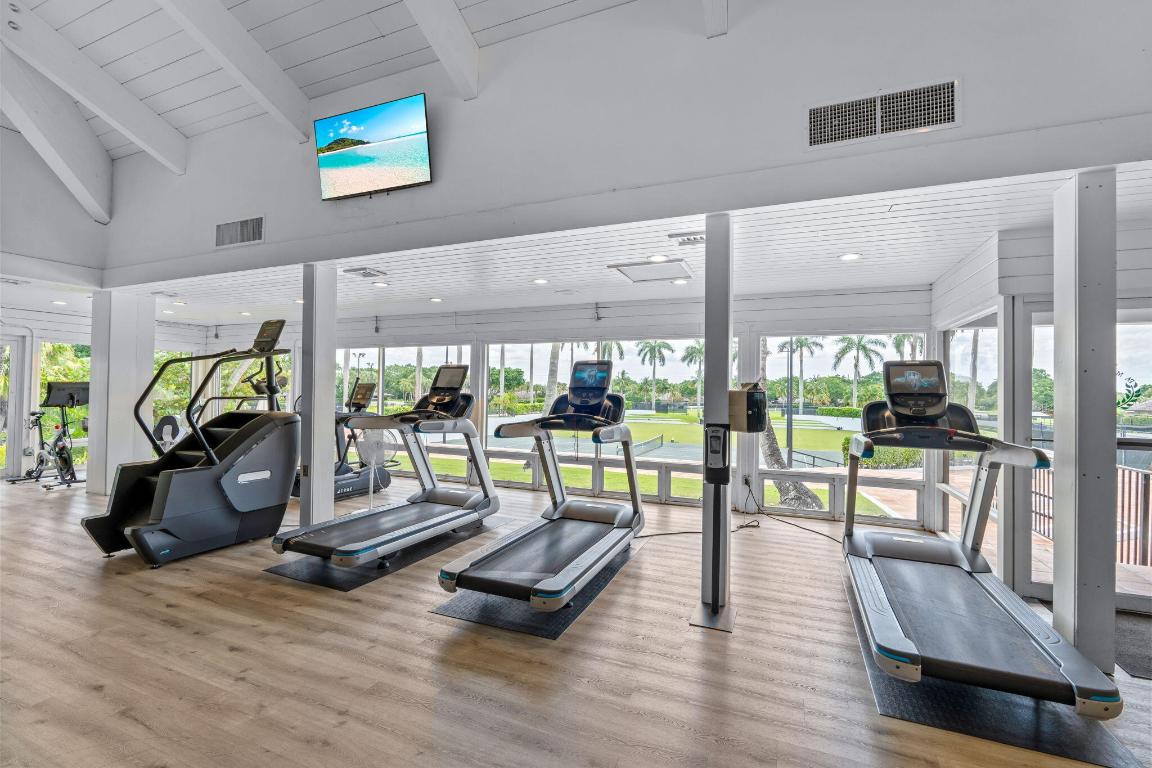 KENSINGTON REPL OF PALM BEACH POLO & COUNTRY CLUB - Residential