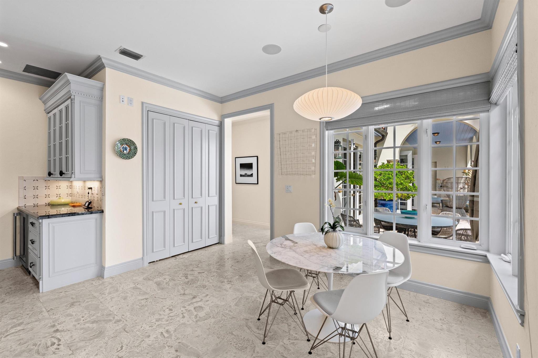 KENSINGTON REPL OF PALM B - Residential
