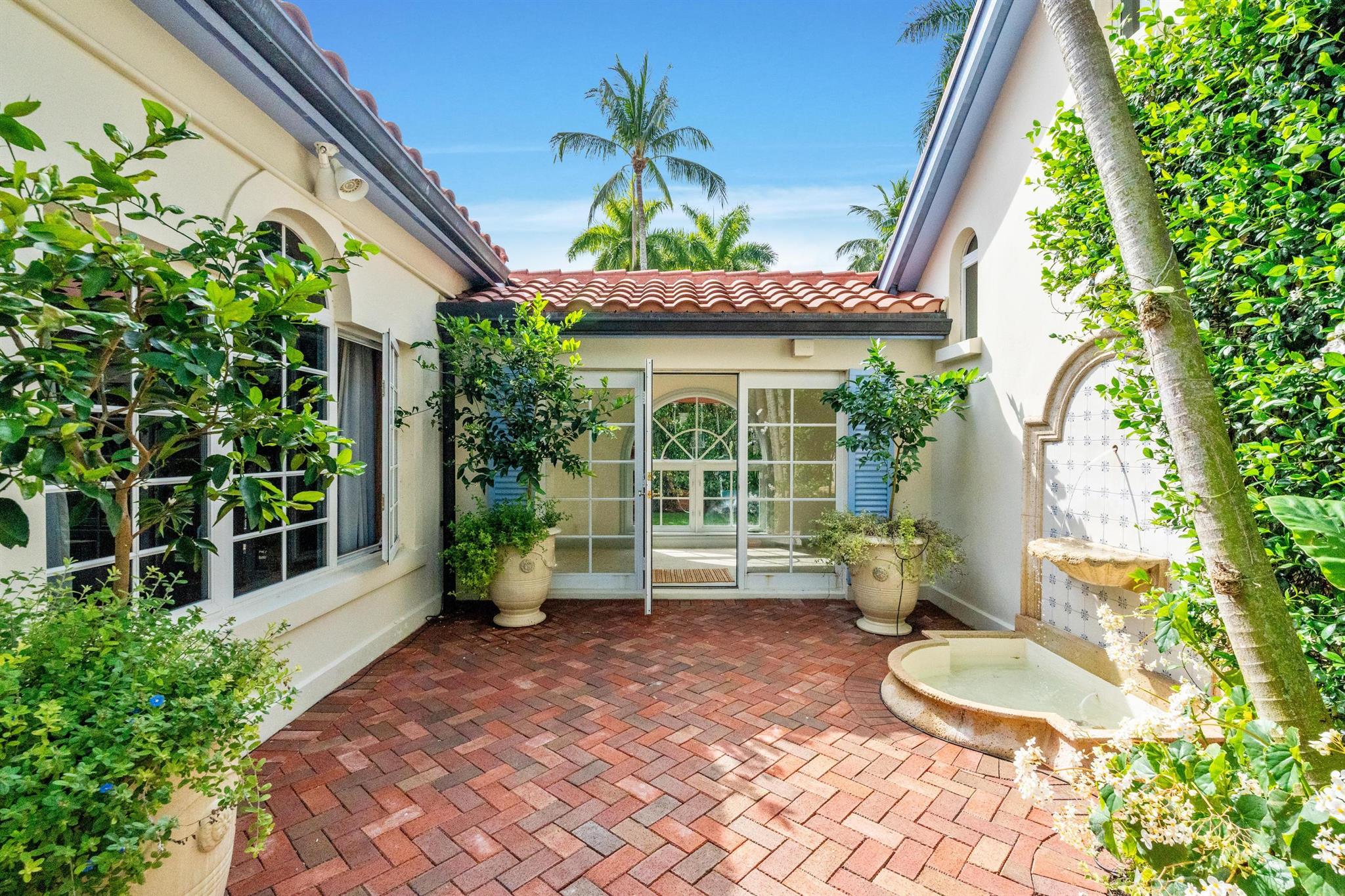 KENSINGTON REPL OF PALM B - Residential