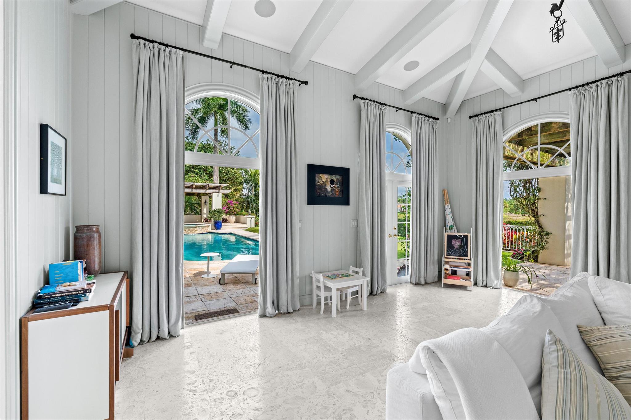KENSINGTON REPL OF PALM B - Residential