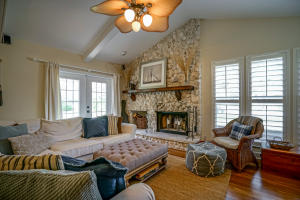 WHISPERING TRAILS - Residential