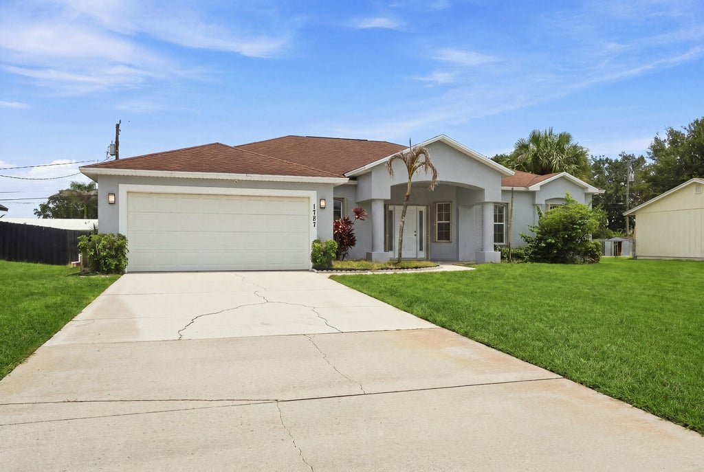 Photo of 1787 SW CAMEO Boulevard, Port Saint Lucie, FL 34953 (MLS # B26061962)