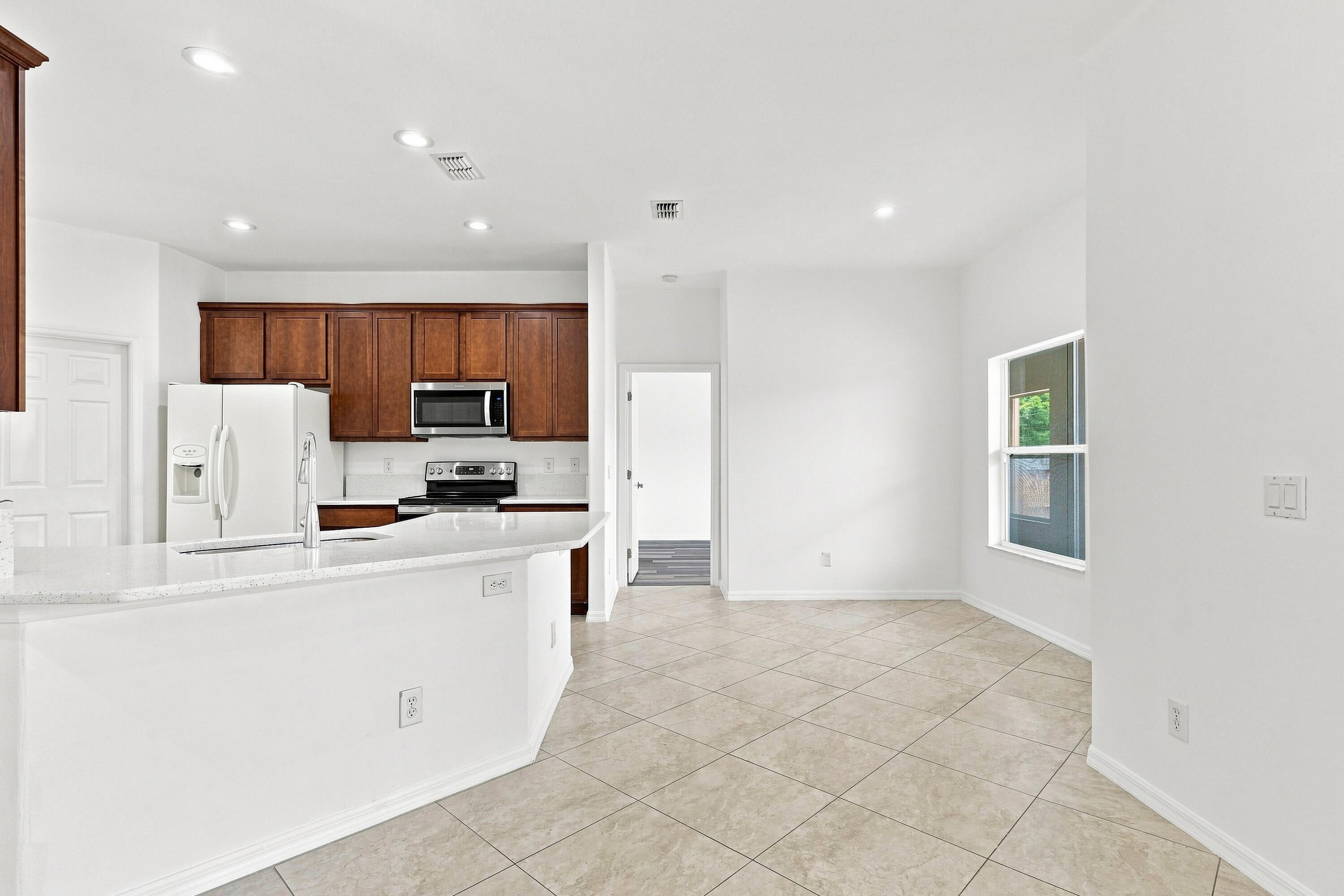 1787 SW CAMEO Boulevard