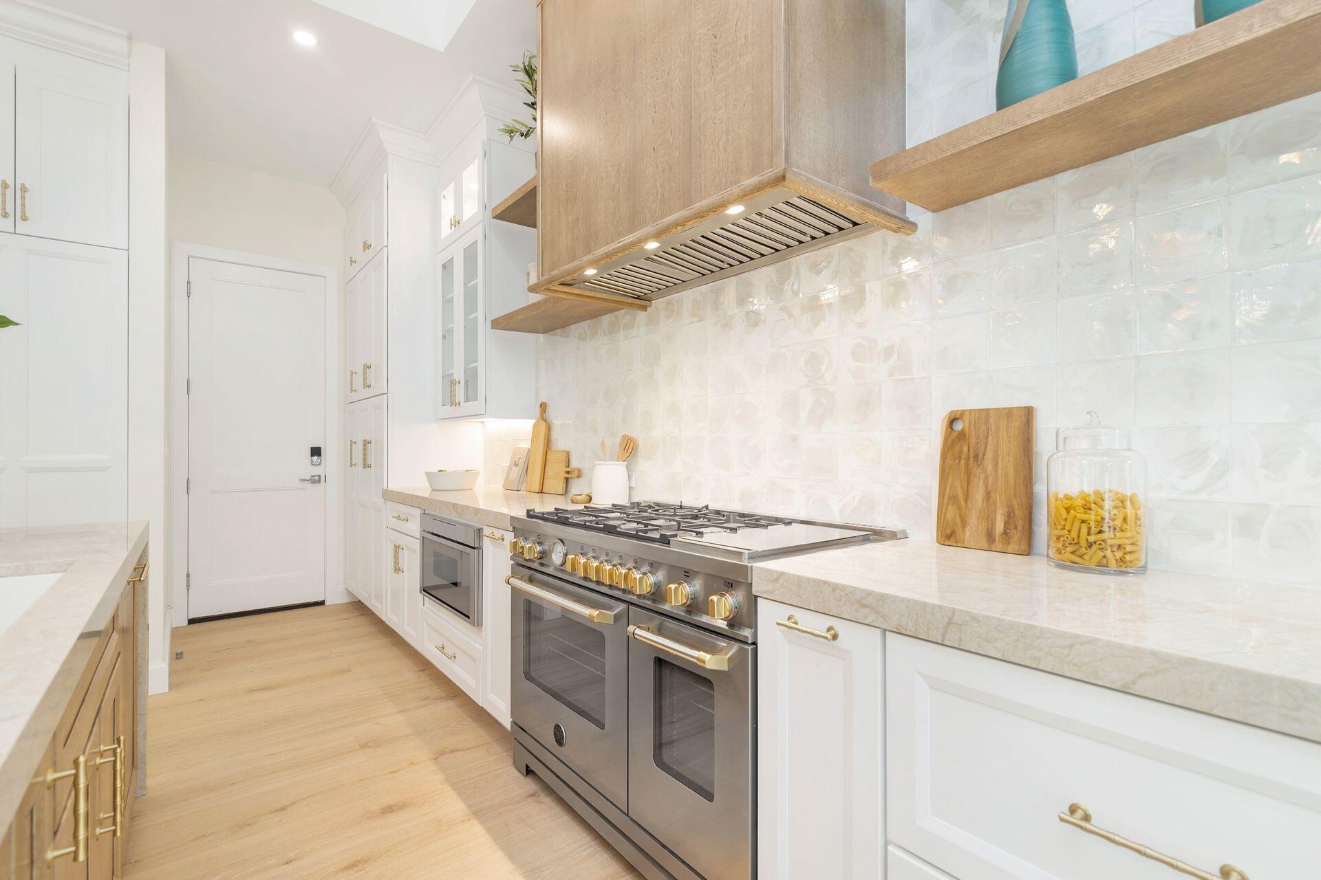 EL CID COURT - Residential