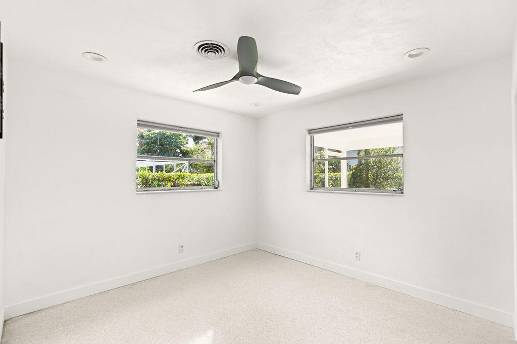 NORTH PALM BEACH VILLAGE OF 6 - Residential Lease