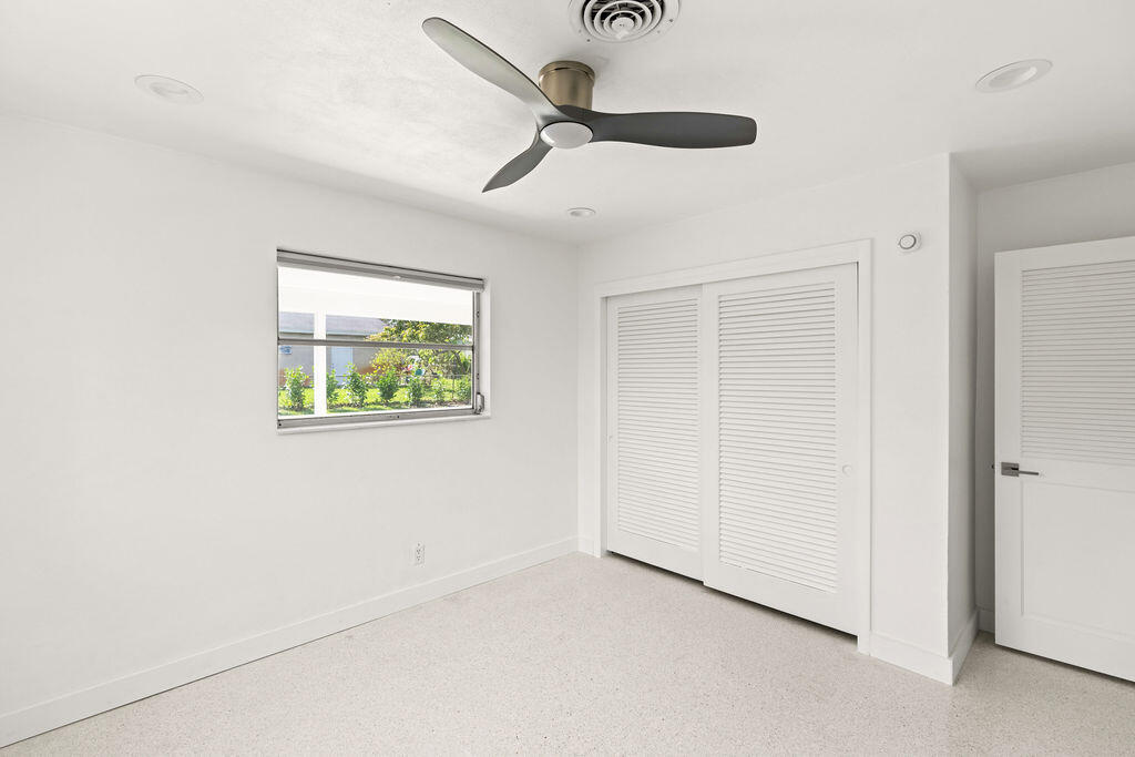 NORTH PALM BEACH VILLAGE OF 6 - Residential Lease