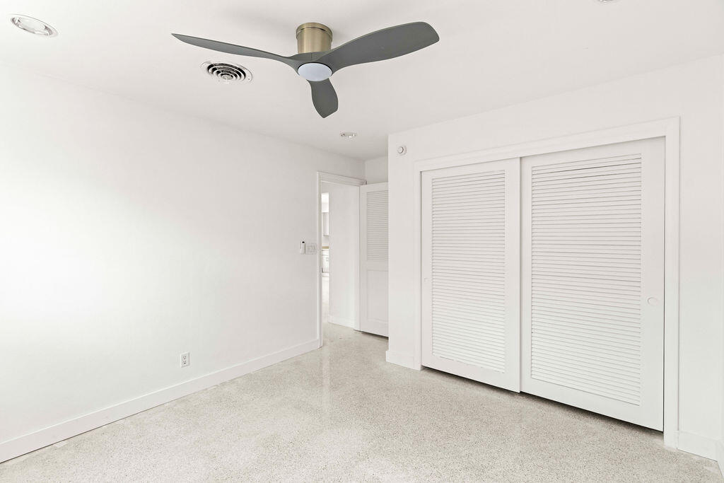 NORTH PALM BEACH VILLAGE OF 6 - Residential Lease