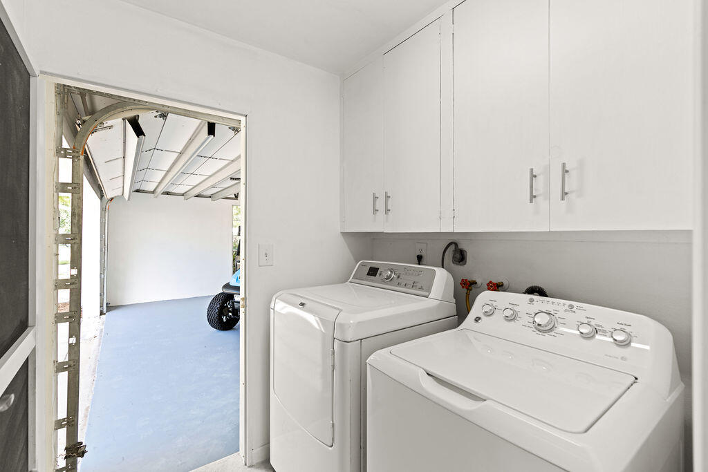 NORTH PALM BEACH VILLAGE OF 6 - Residential Lease