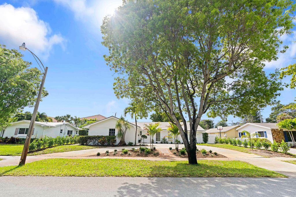 NORTH PALM BEACH VILLAGE OF 6 - Residential Lease
