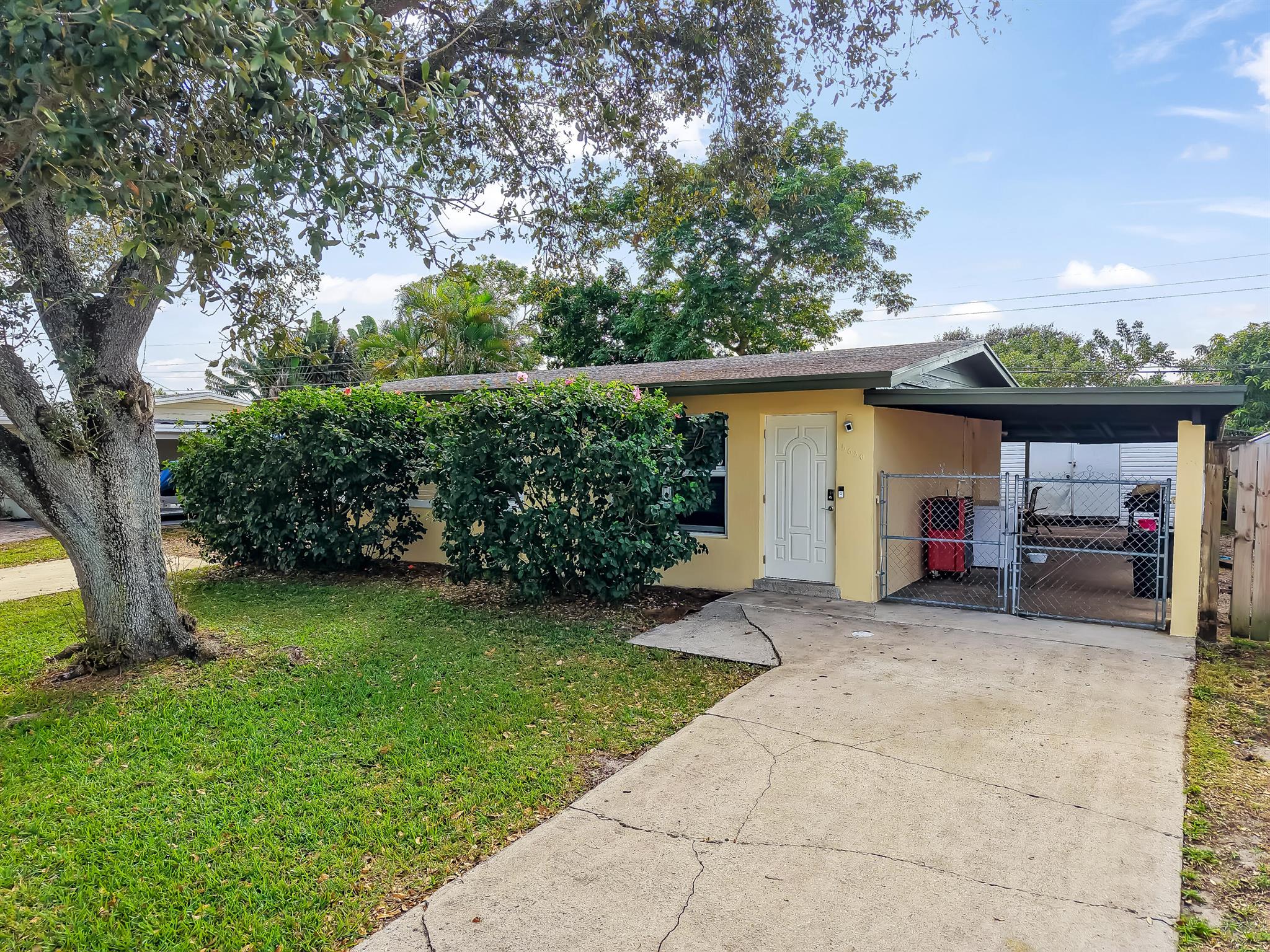 5630 SW 36 Court