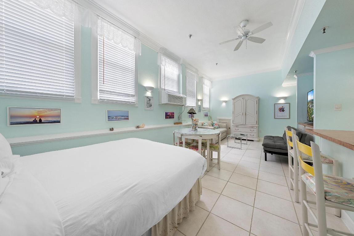 PALM BEACH HOTEL CONDO - Residential