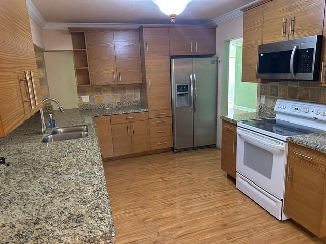 732 SE 11th Avenue