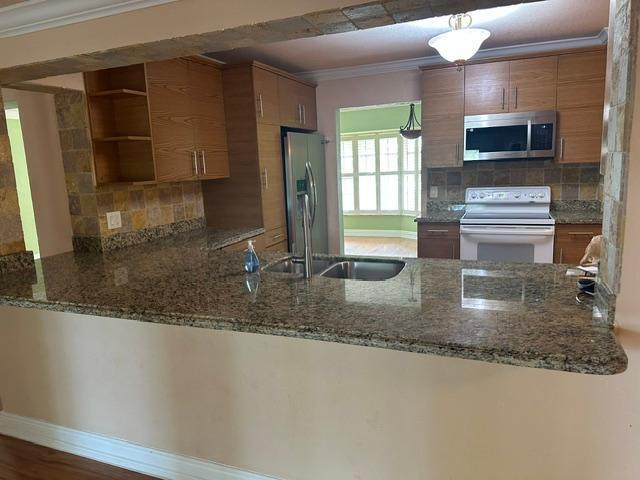 732 SE 11th Avenue
