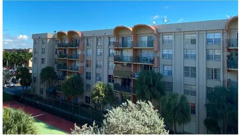 9350 Fontainebleau Boulevard Unit 602, Miami, FL 33172 - MLS#: R11060590