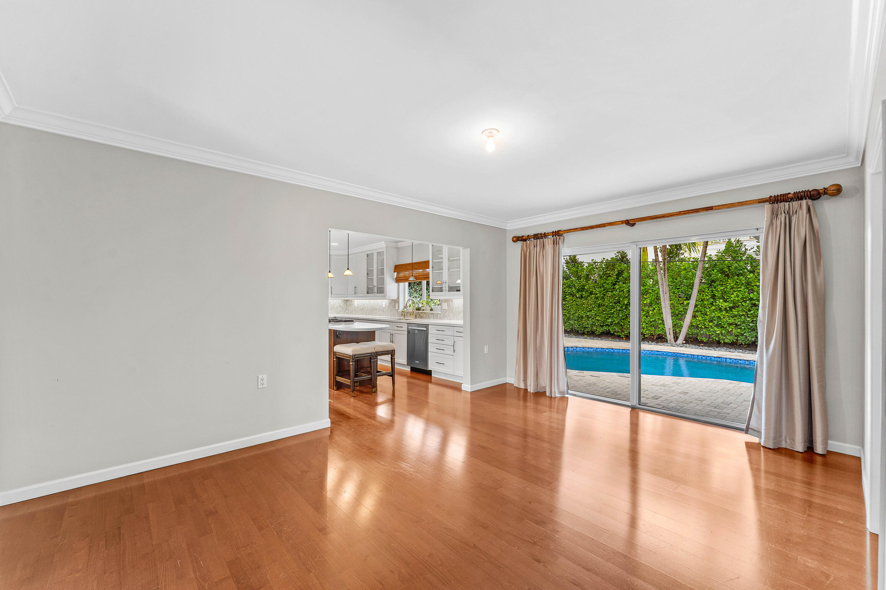 SEAGATE EXT IN - Residential