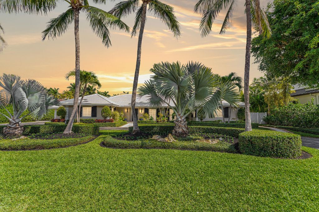 Photo of 947 Seasage Drive, Delray Beach, FL 33483 (MLS # R11167694)